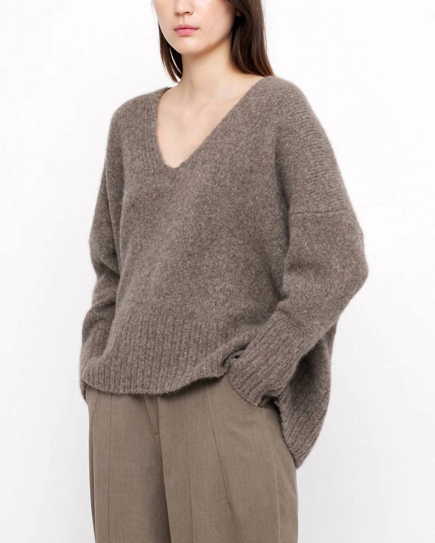 7115 By Szeki - Chunky V-neck Sweater