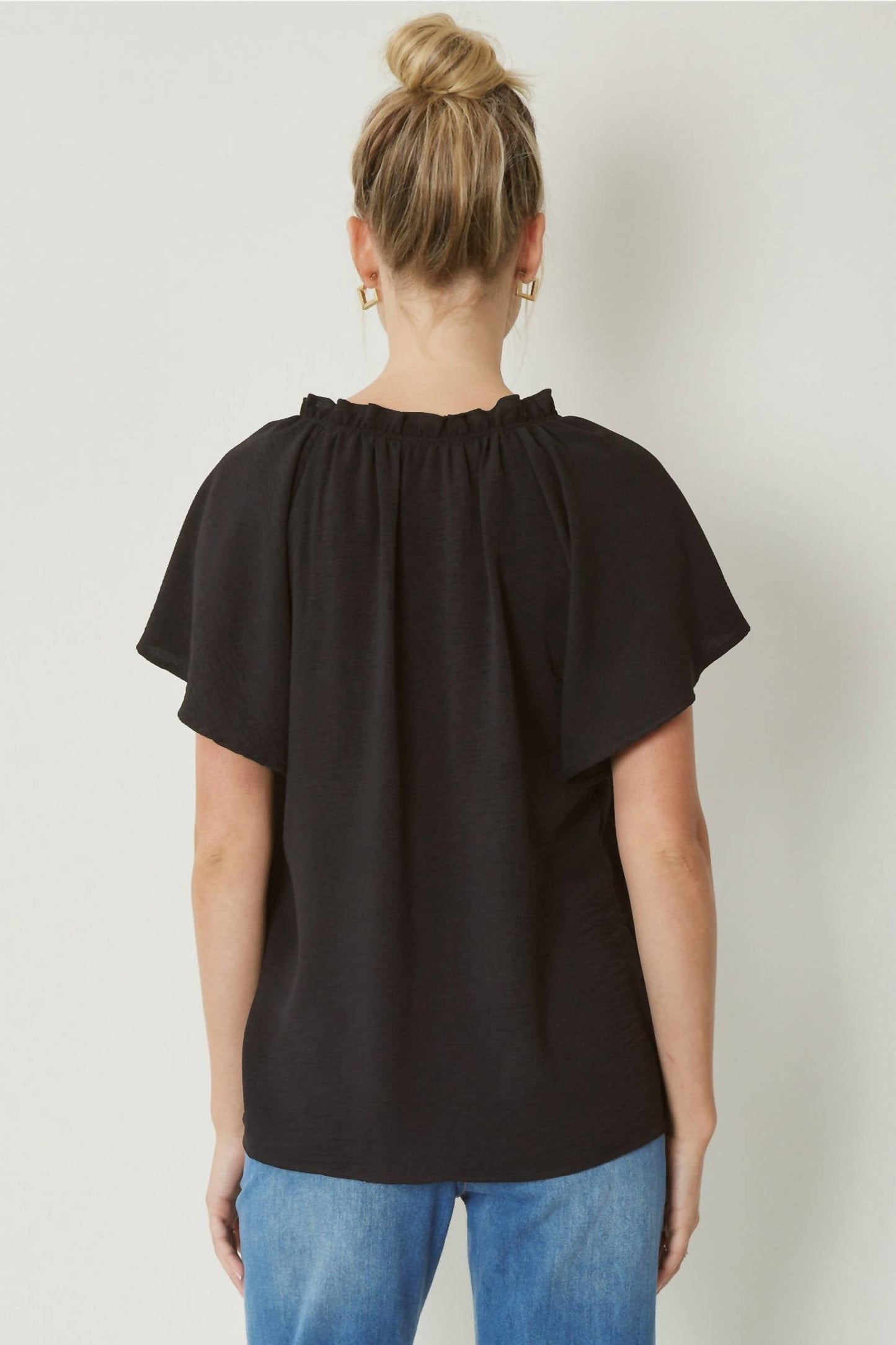 Entro - Ruffled Flutter Sleeve Blouse