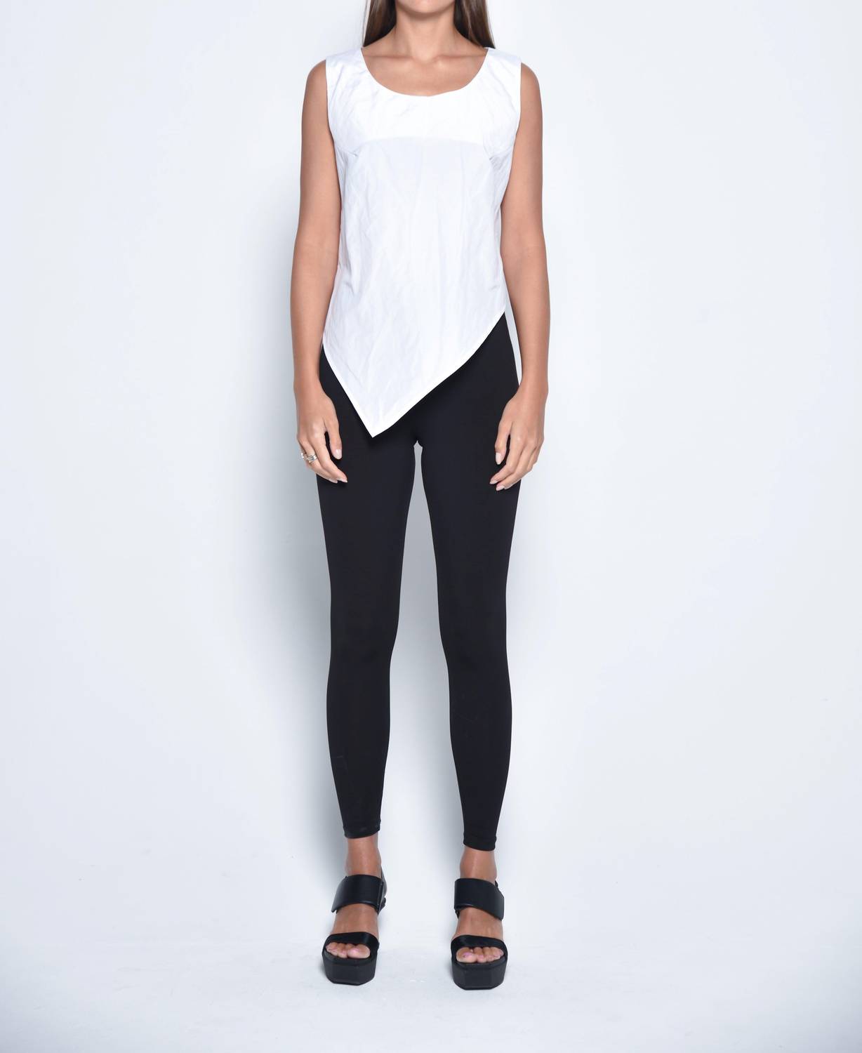 Simply Mila - Uneven Hem Tank