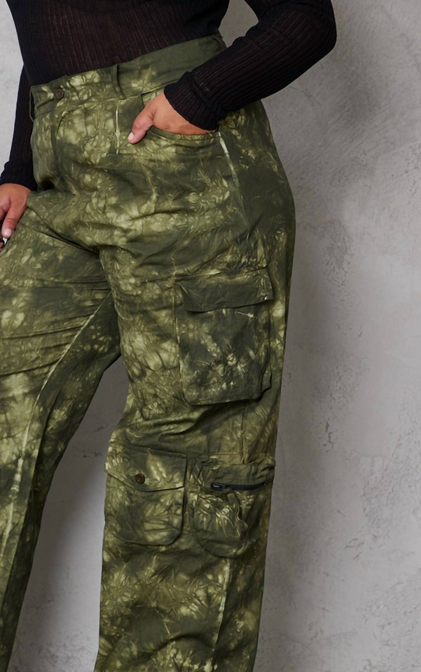 Prettylittlething - Plus Camo Pocket Detail Cargo Trouser