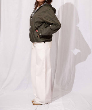 08 Lifestyle - Torba Packable Rain Jacket