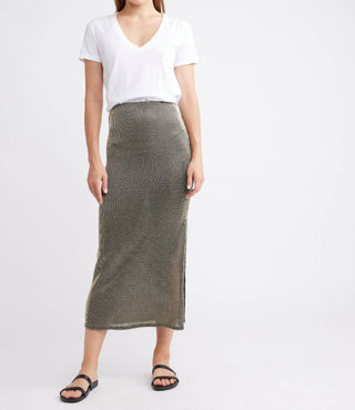 Self Contrast - Frankie V-neck Baby Tee