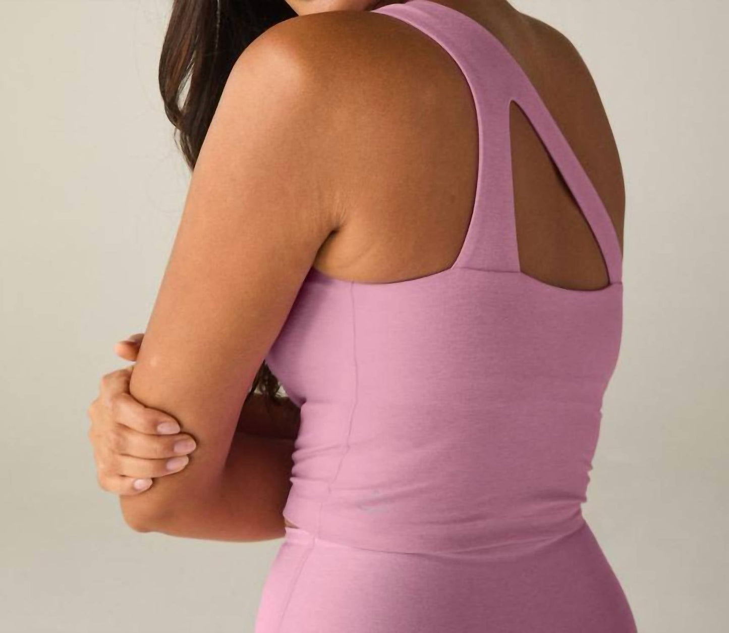 Beyond Yoga - The Bold Shoulder One Side Crop Top