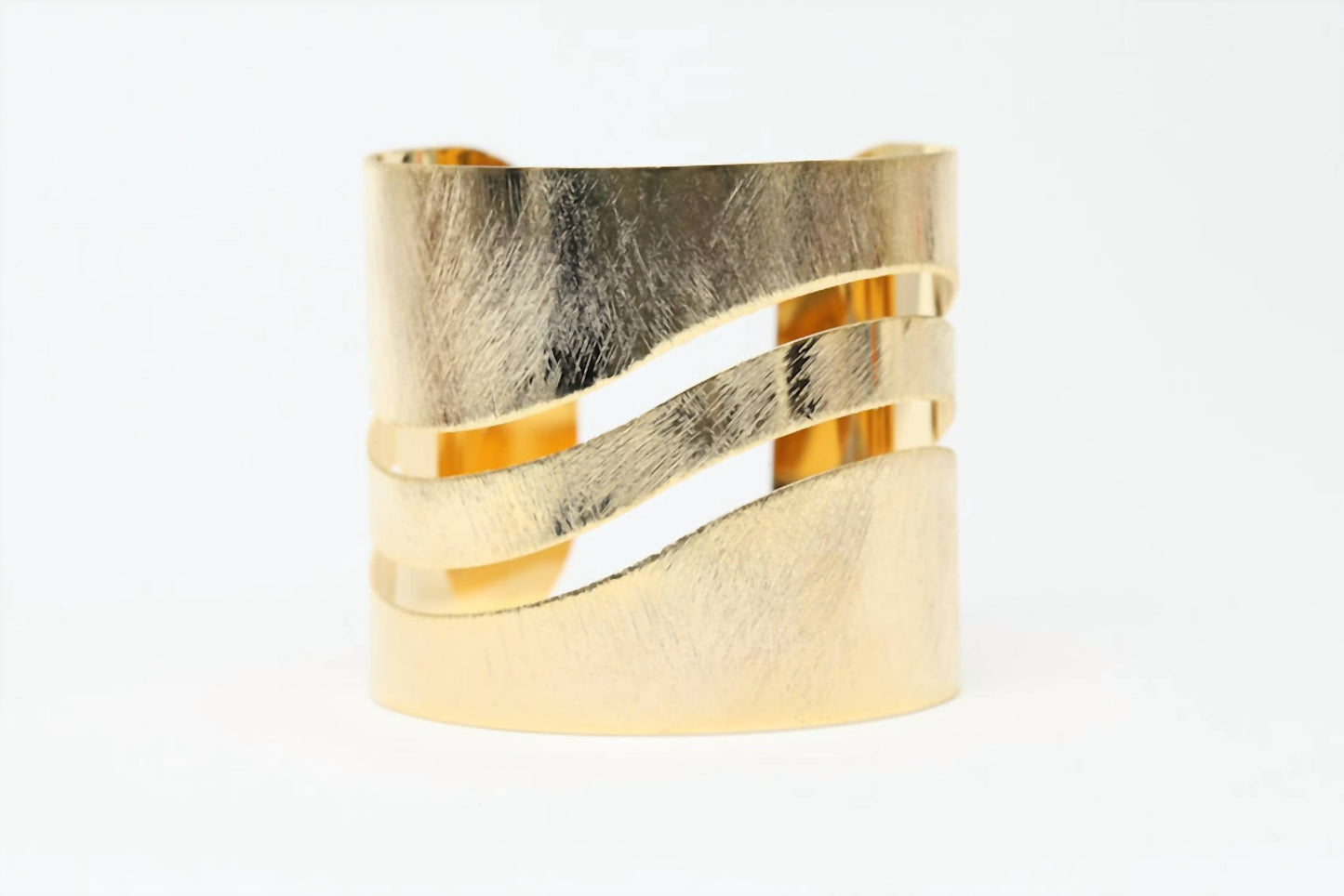 Avenue Chic - Women's Open Wave Cuff