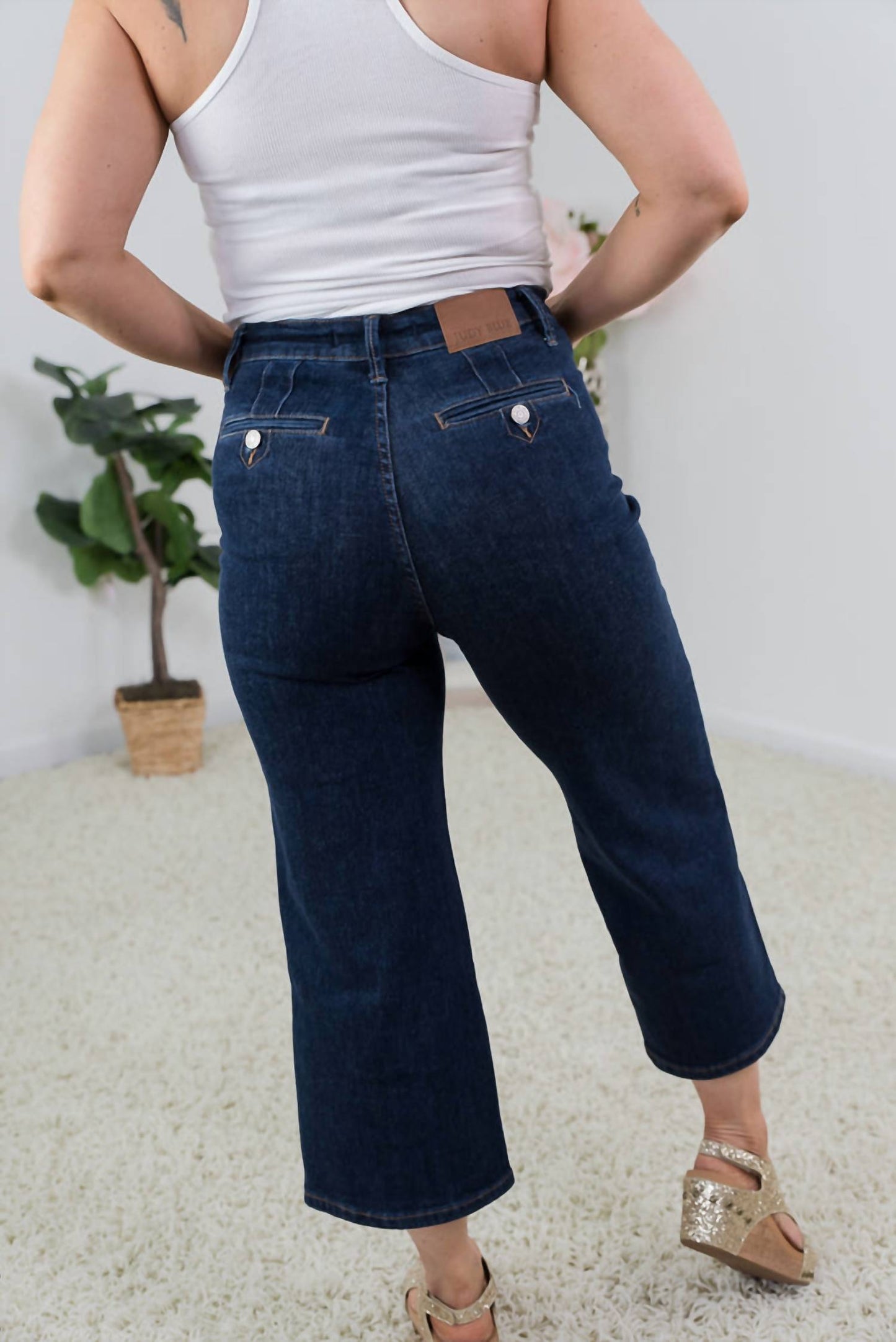 Judy Blue - Astounding Tummy Control Cropped Jeans