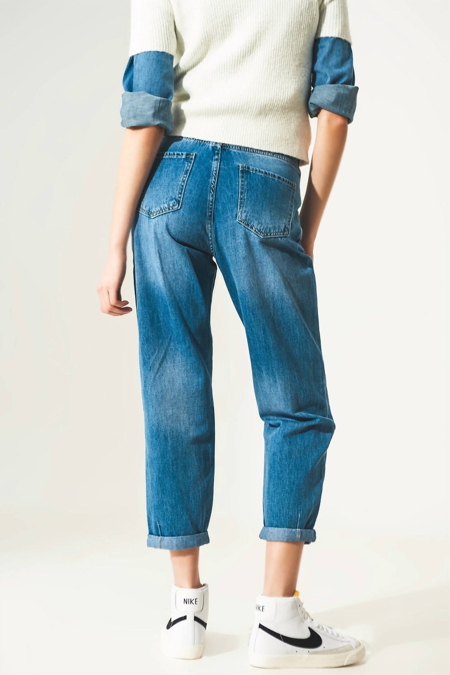 Q2 - Dare to Wear Darts at the Waist Straight Leg Jeans