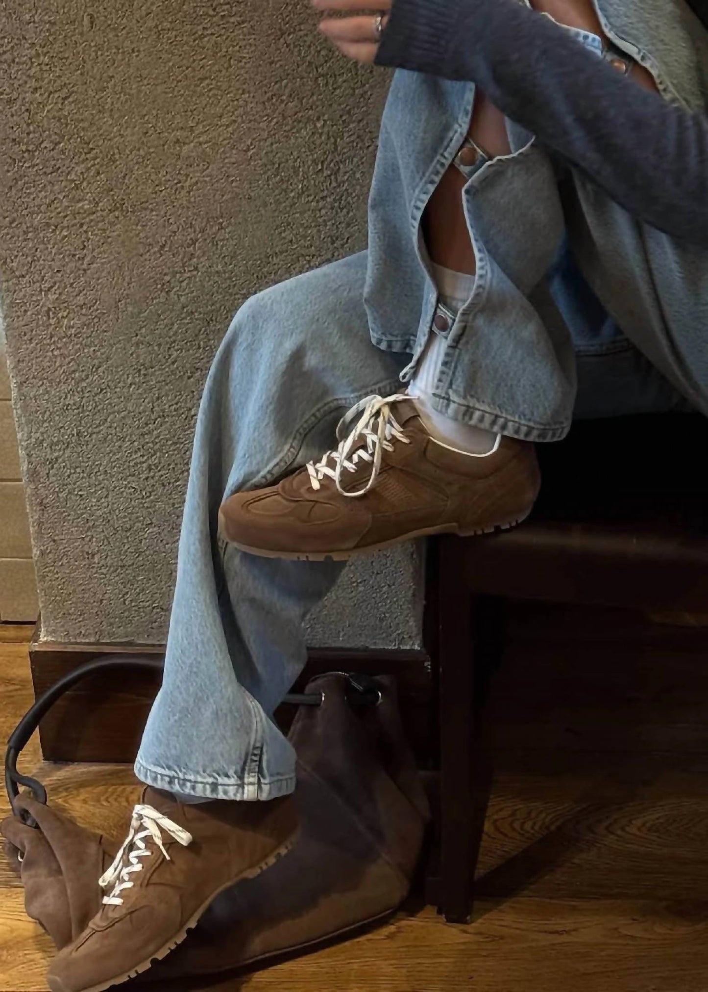 Alohas - Women's Leather Sneakers