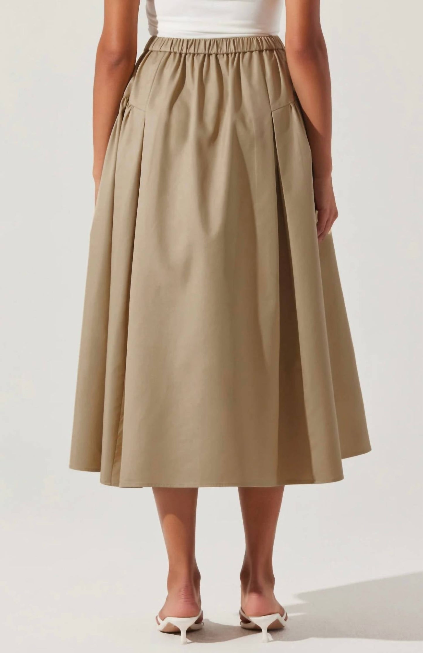 Astr - Laila Ruched Detail Midi Skirt