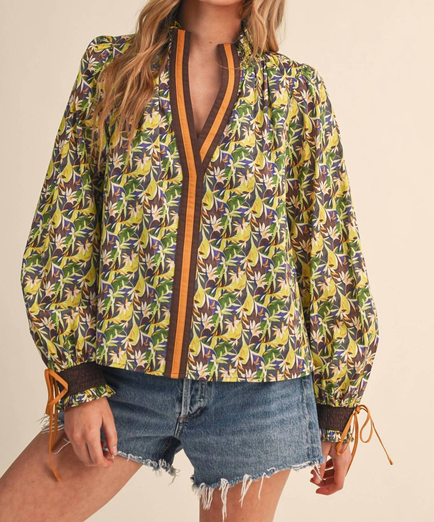 &Merci - Contrast Neckline Smocked Puff Sleeve Top