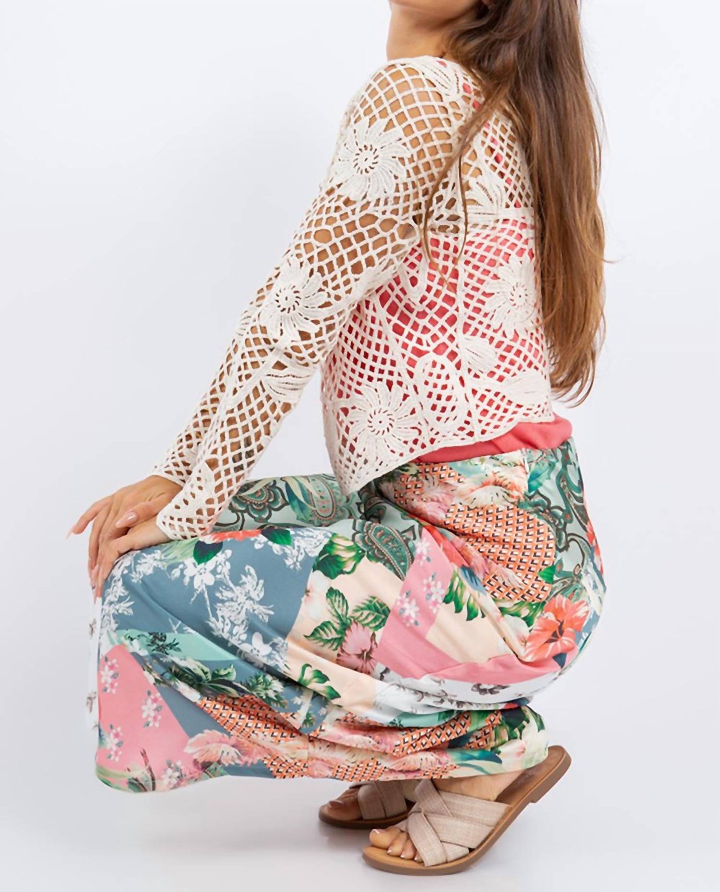 Paparazzi - Crochet Floral Pattern Pull-over Crop Top