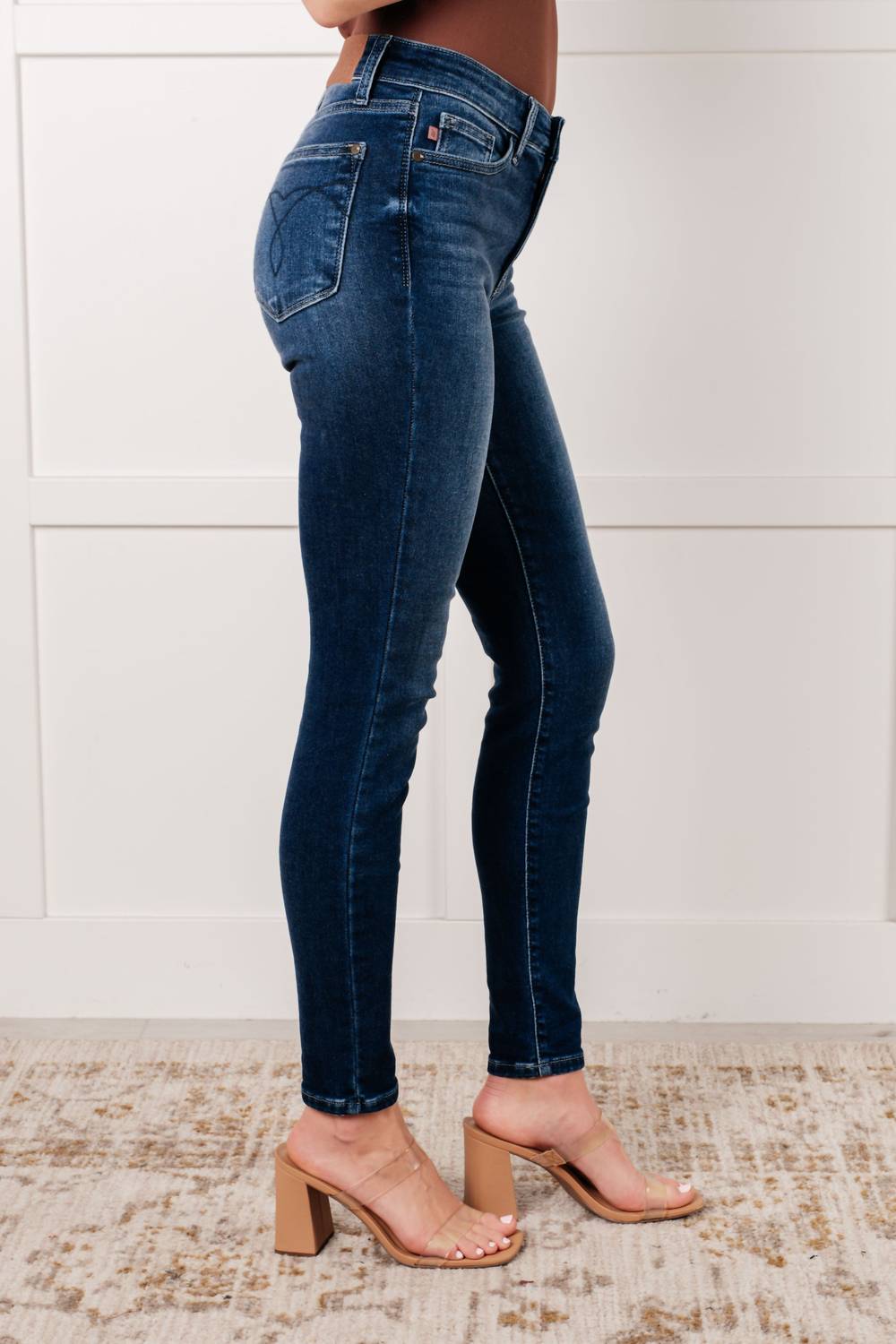 Judy Blue - Mid Rise Thermal Vintage Skinny Jean