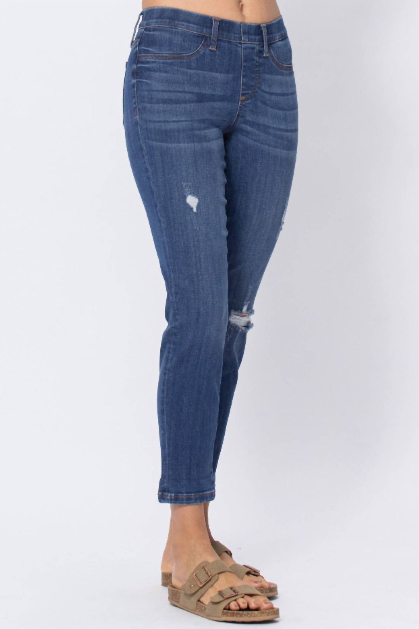 Judy Blue - Pull-On Destroyed Boyfriend Jegging