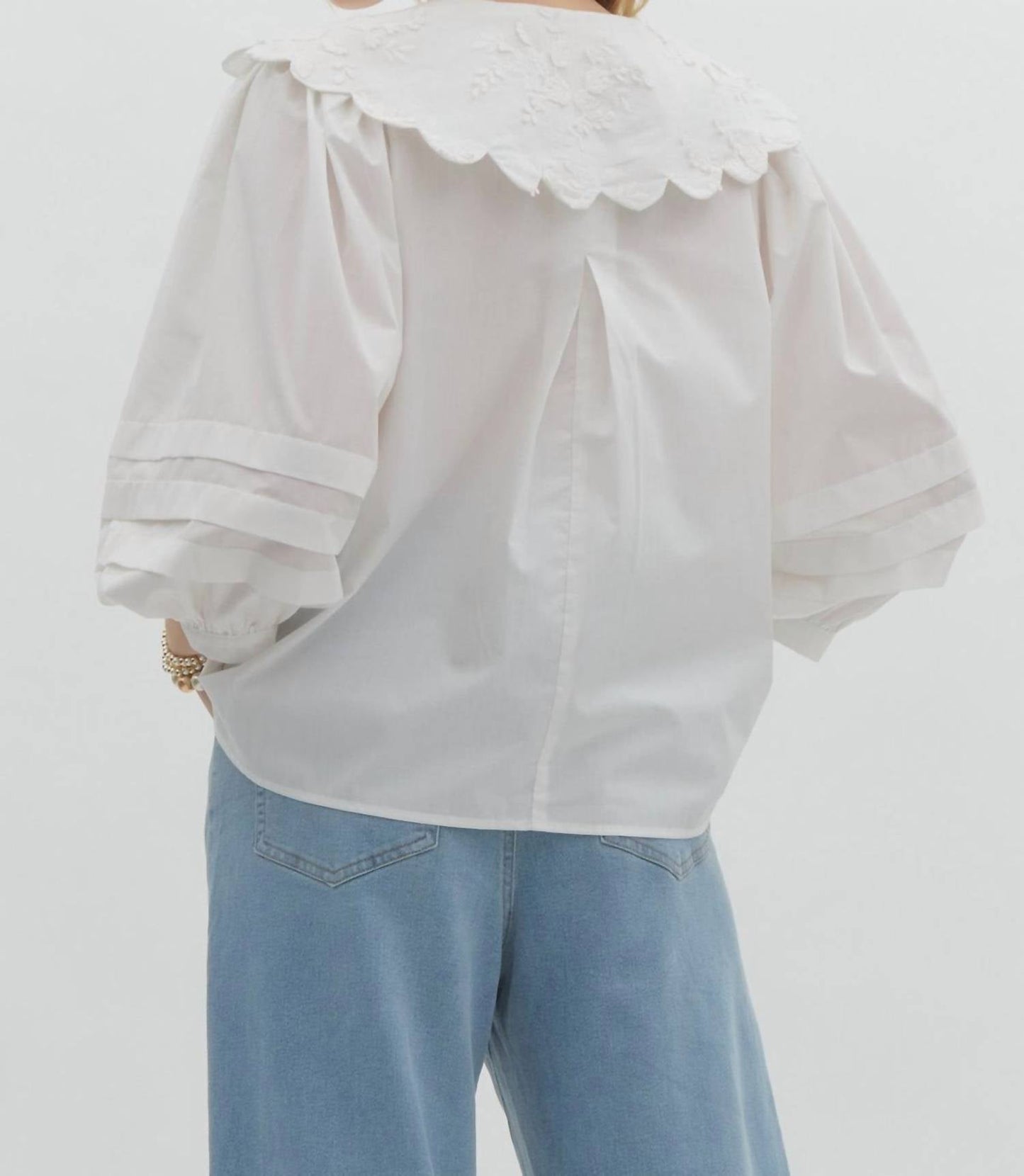 Entro - Oversized Floral Scalloped Collared Shirt