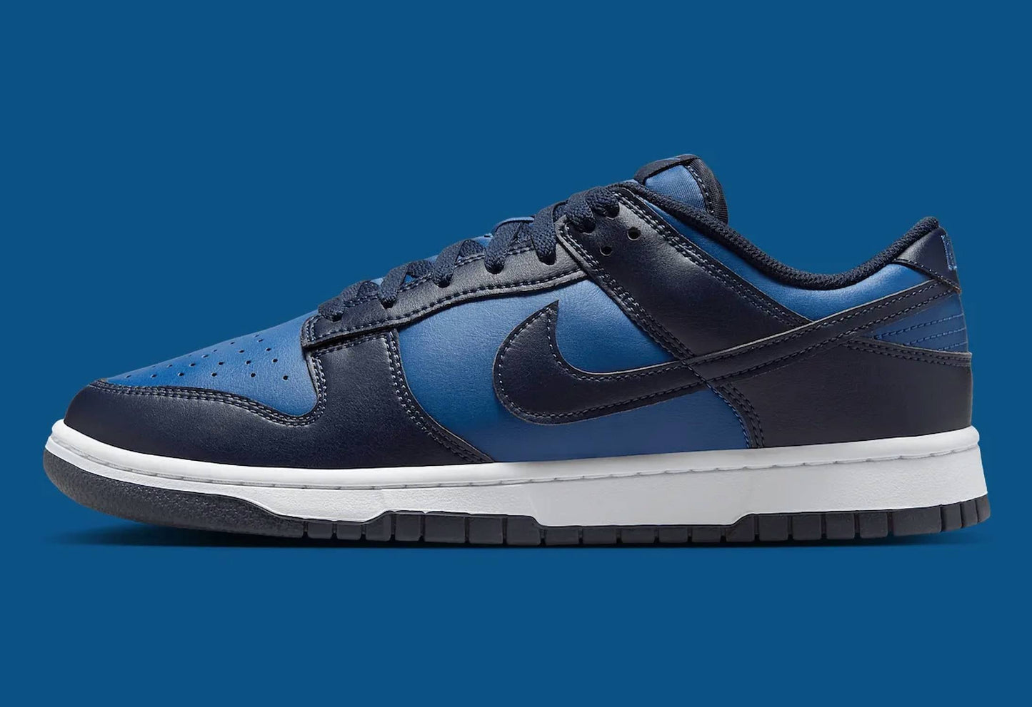 Nike - Men's Dunk Low Retro Shoes