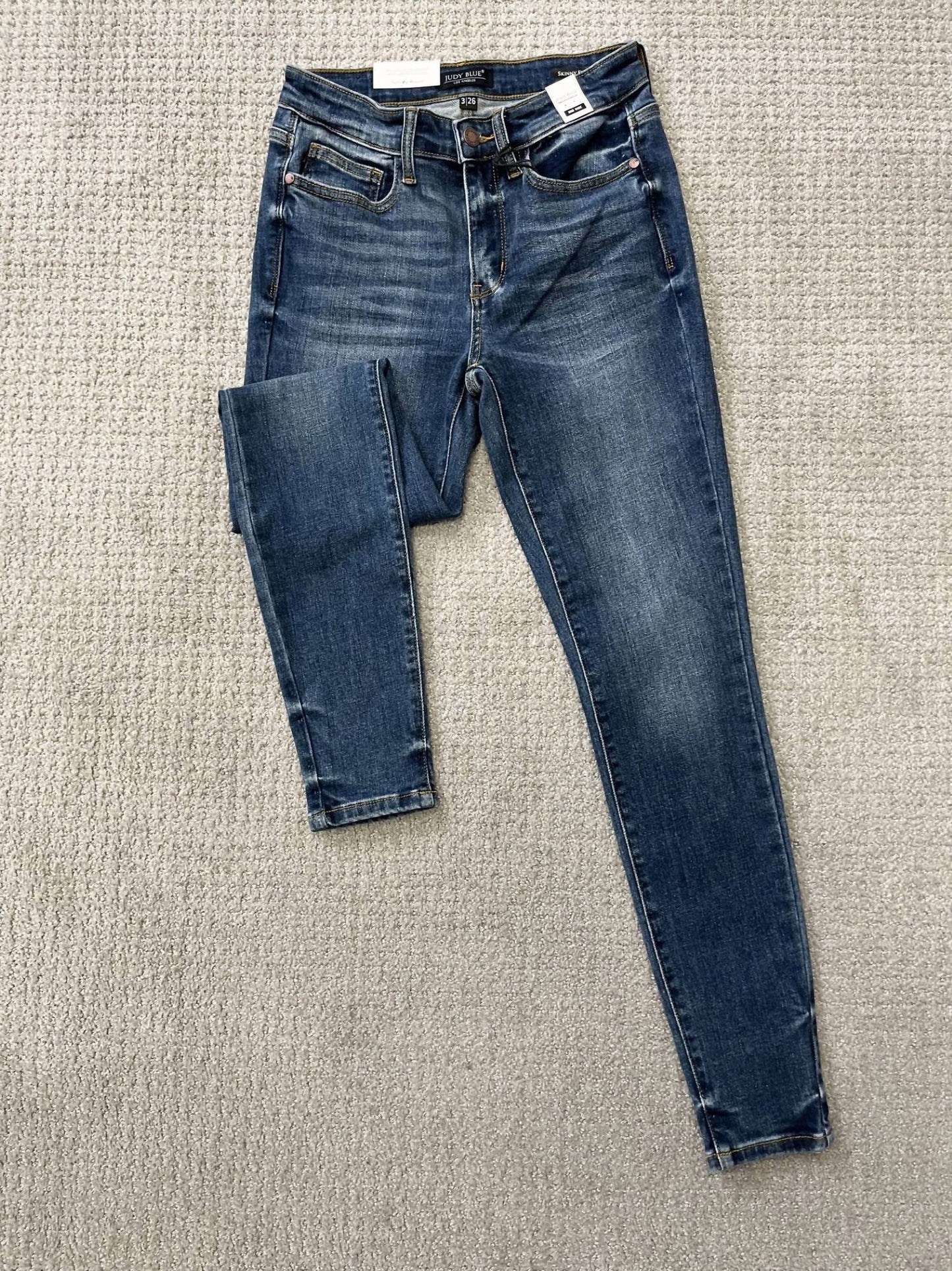 Judy Blue - Mid Rise Handsand Classic Skinny Jean