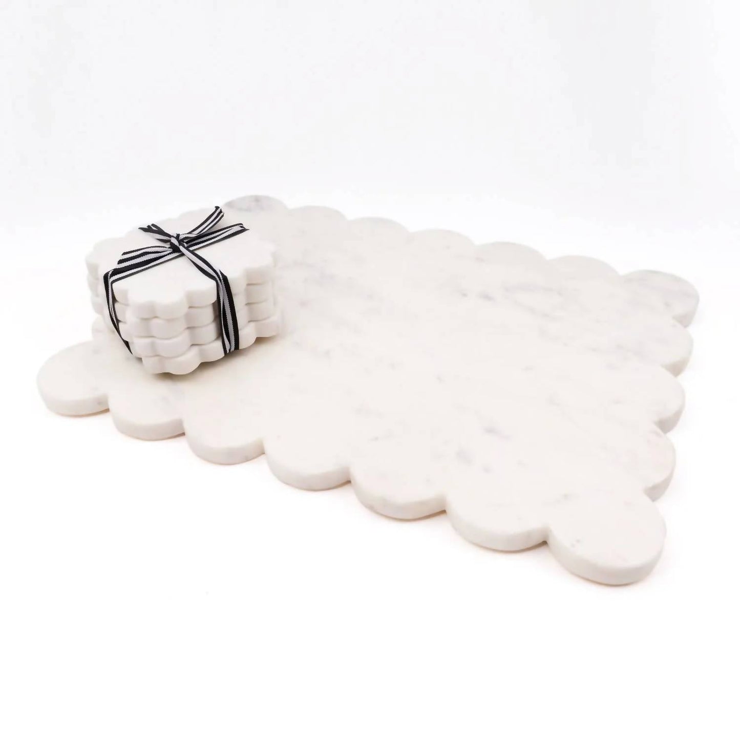 8 Oak Lane - Marble Scalloped Serving Board