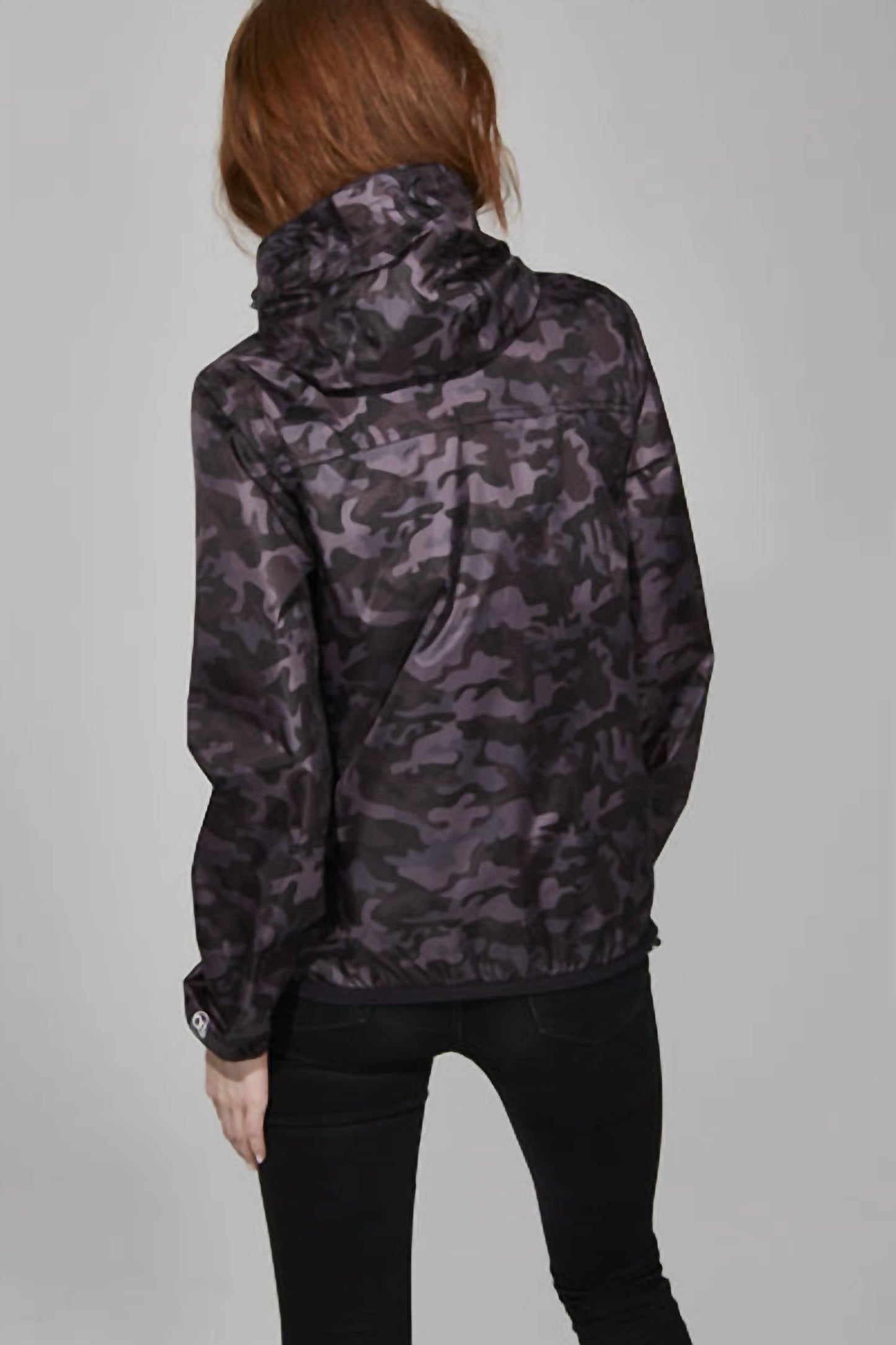 08 Lifestyle - Rain Jacket