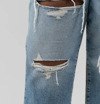 Good American - Good Boy Straight Leg Ripped Jeans - Plus