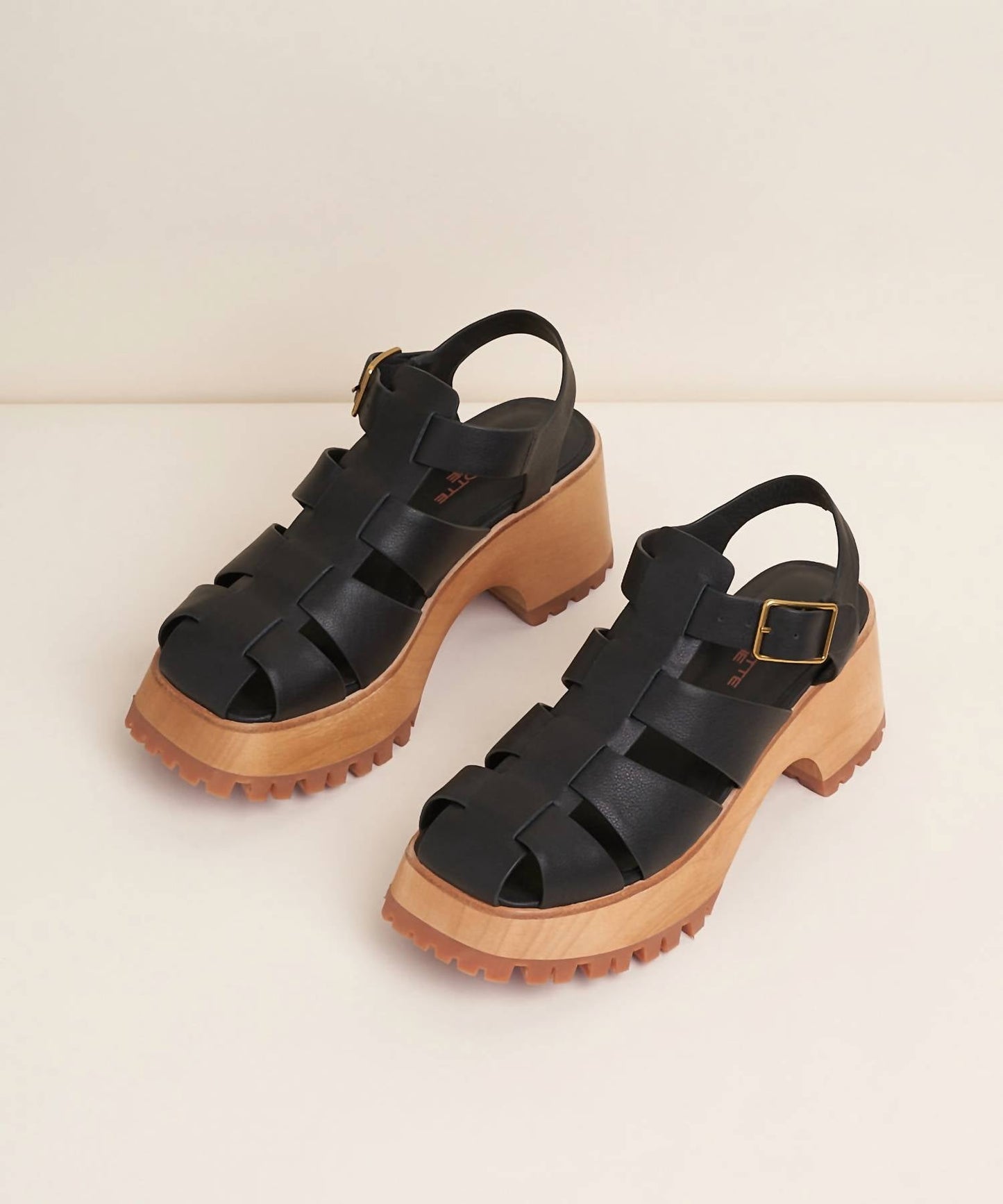 Charlotte Stone - Women's Roddy Fisherman Clogs