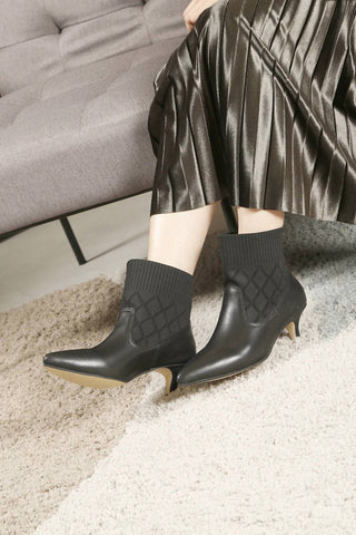 All Black - WOMEN ANKLE SOCK KITTEN HEEL