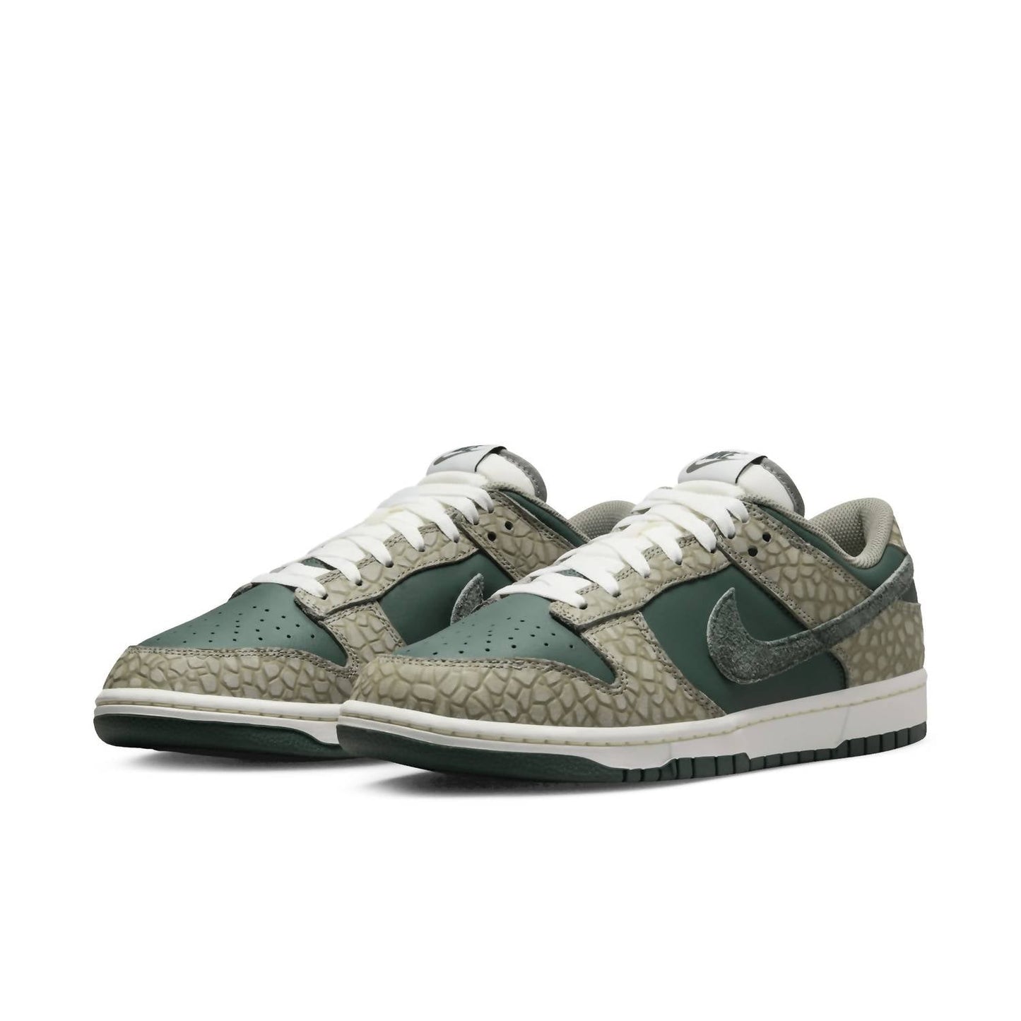 Nike - Men's Dunk Low Retro Premium Sneakers