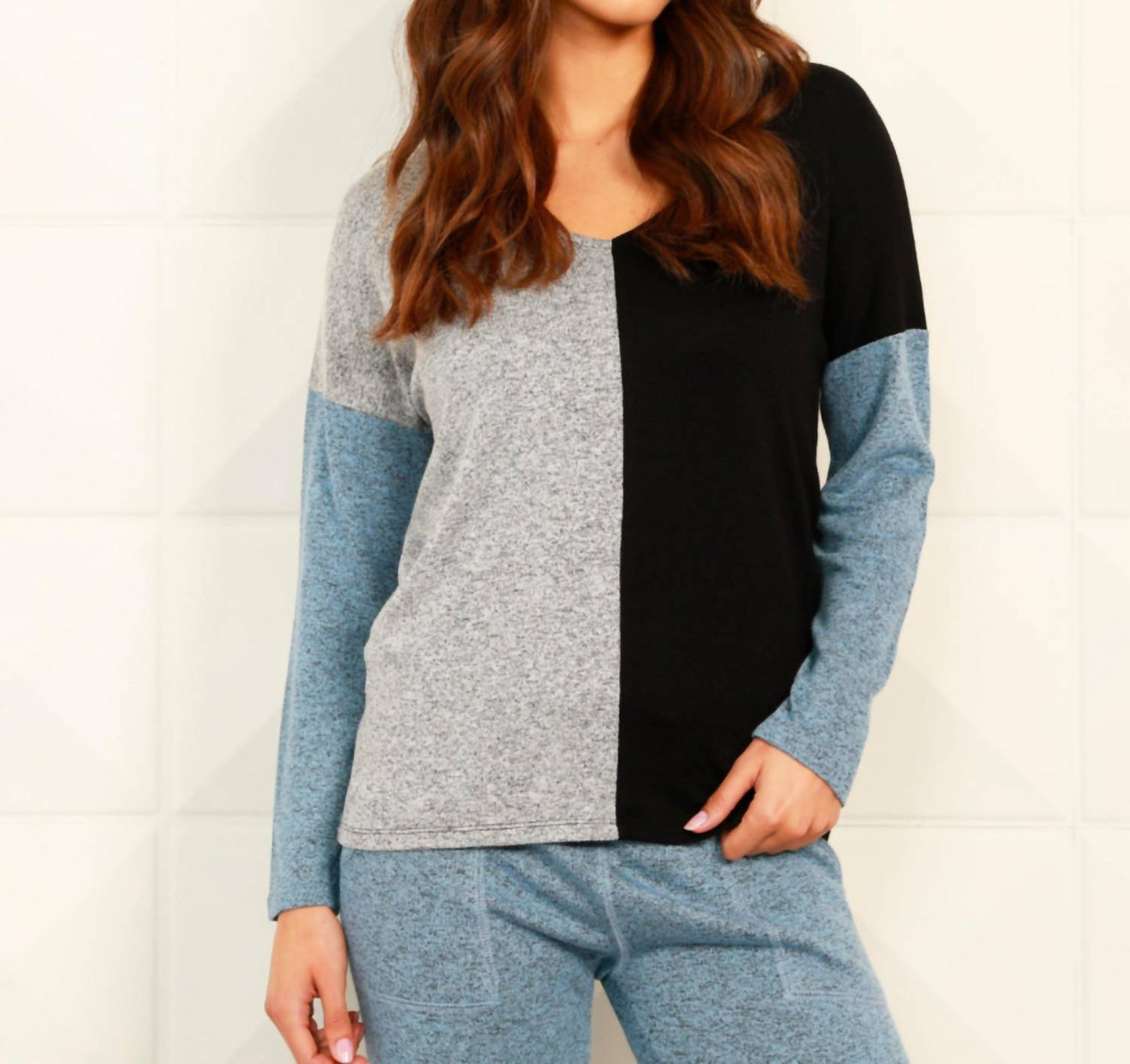 French Kyss - Color Block Open V-Neck Top