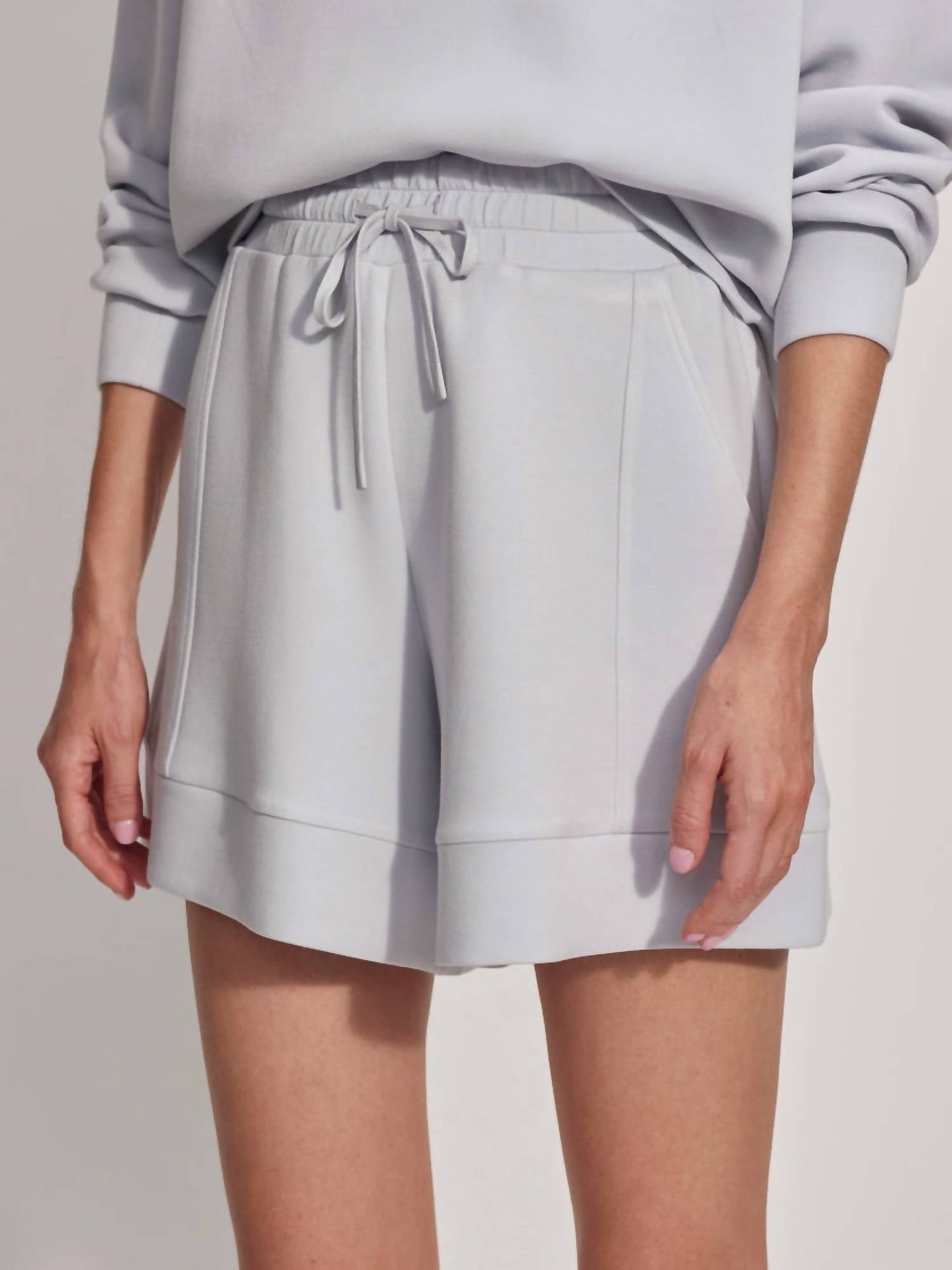 Varley - Alder High Rise Short 5.5