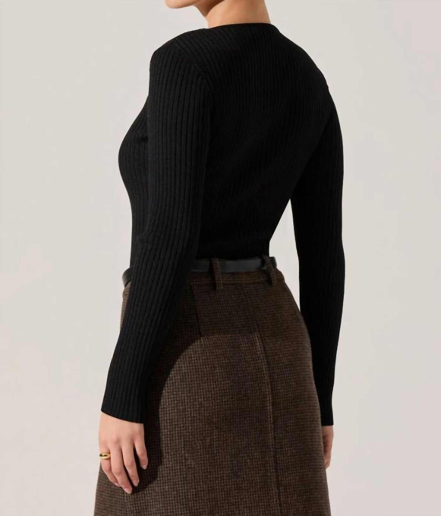 Astr - Lynly Ribbed Keyhole Sweater
