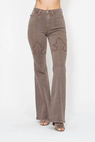 Judy Blue - Knee Seam Detail & Shield Back Pockets Flare Jean