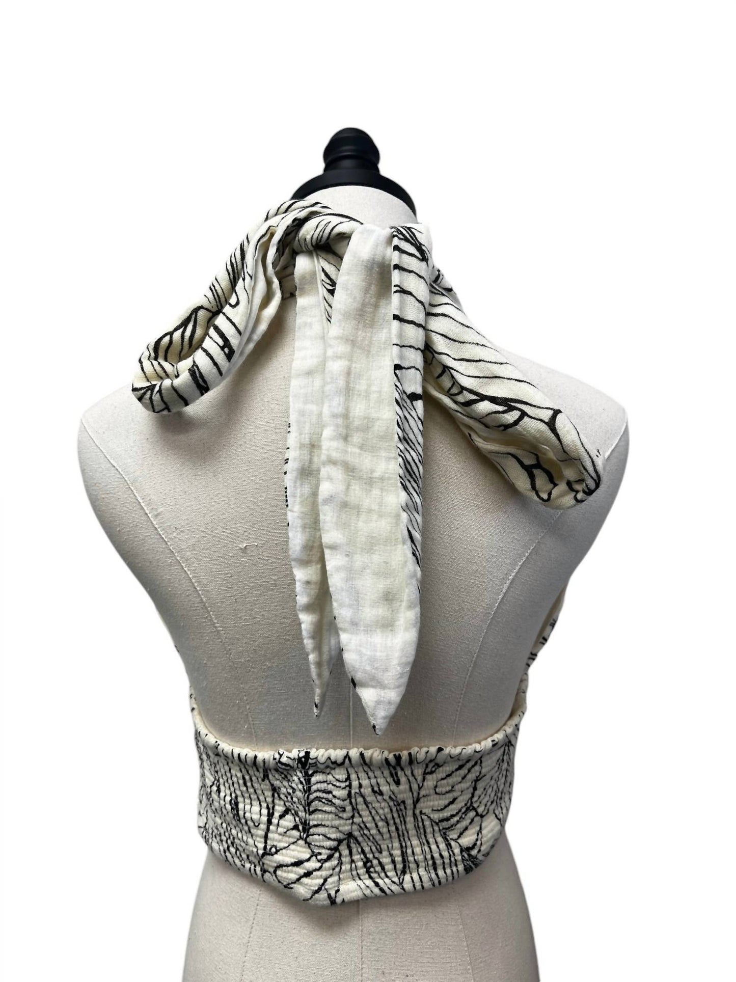 Elan - CRISS CROSS HALTER TOP