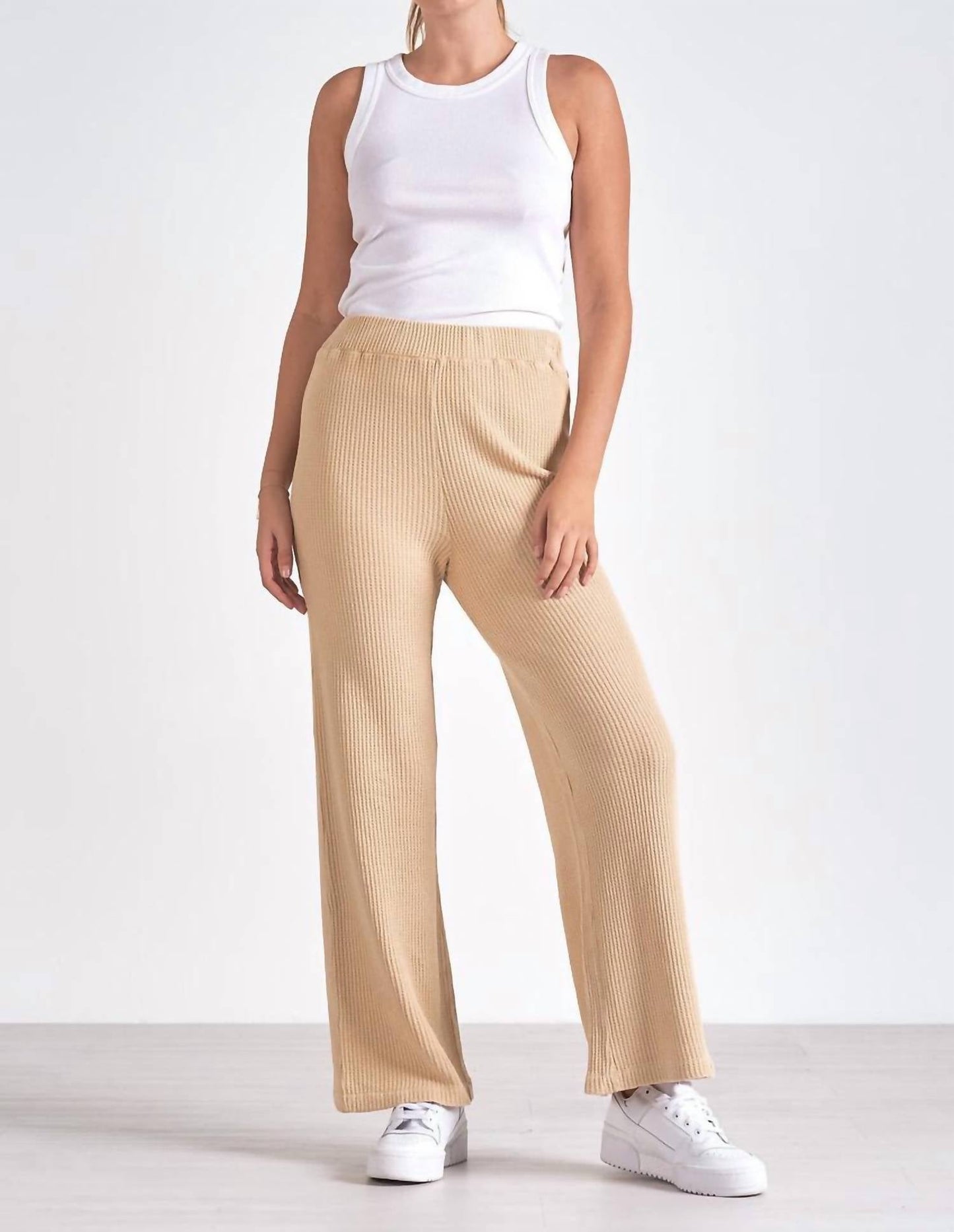 Elan - Nila Pant