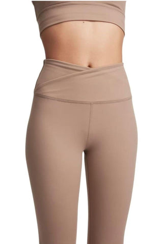 Bandier - Sincerely Jules The Rue Crossover