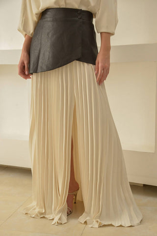 Steffany Milano - Camelia High Fashion Set