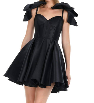 Ashleylauren - Sweetheart Neckline Mini Dress