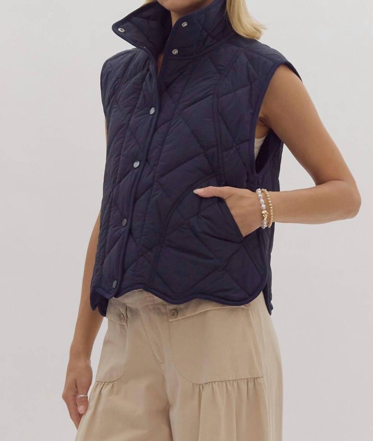 Entro - Scalloped Vest