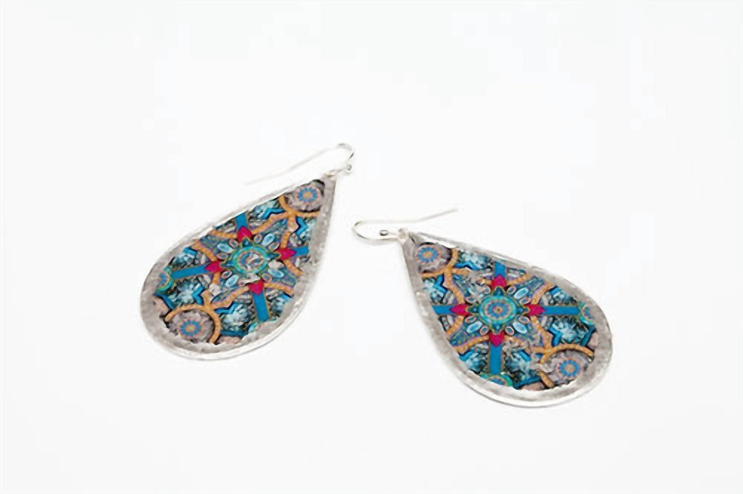Avenue Chic - Women's Silver Leaf Charlemagne Earrings