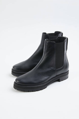 Mari Giudicelli - LEA BOOT
