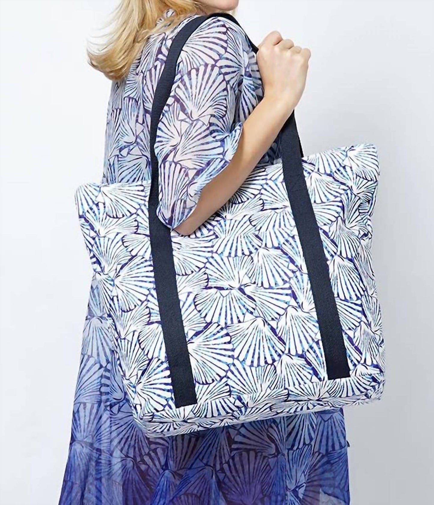 Hana - Women's Shell Pattern Tropical Print Vacation Travel Tote Bag