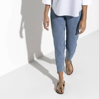 Birkenstock - Women's Gizeh Leather Thong Sandal