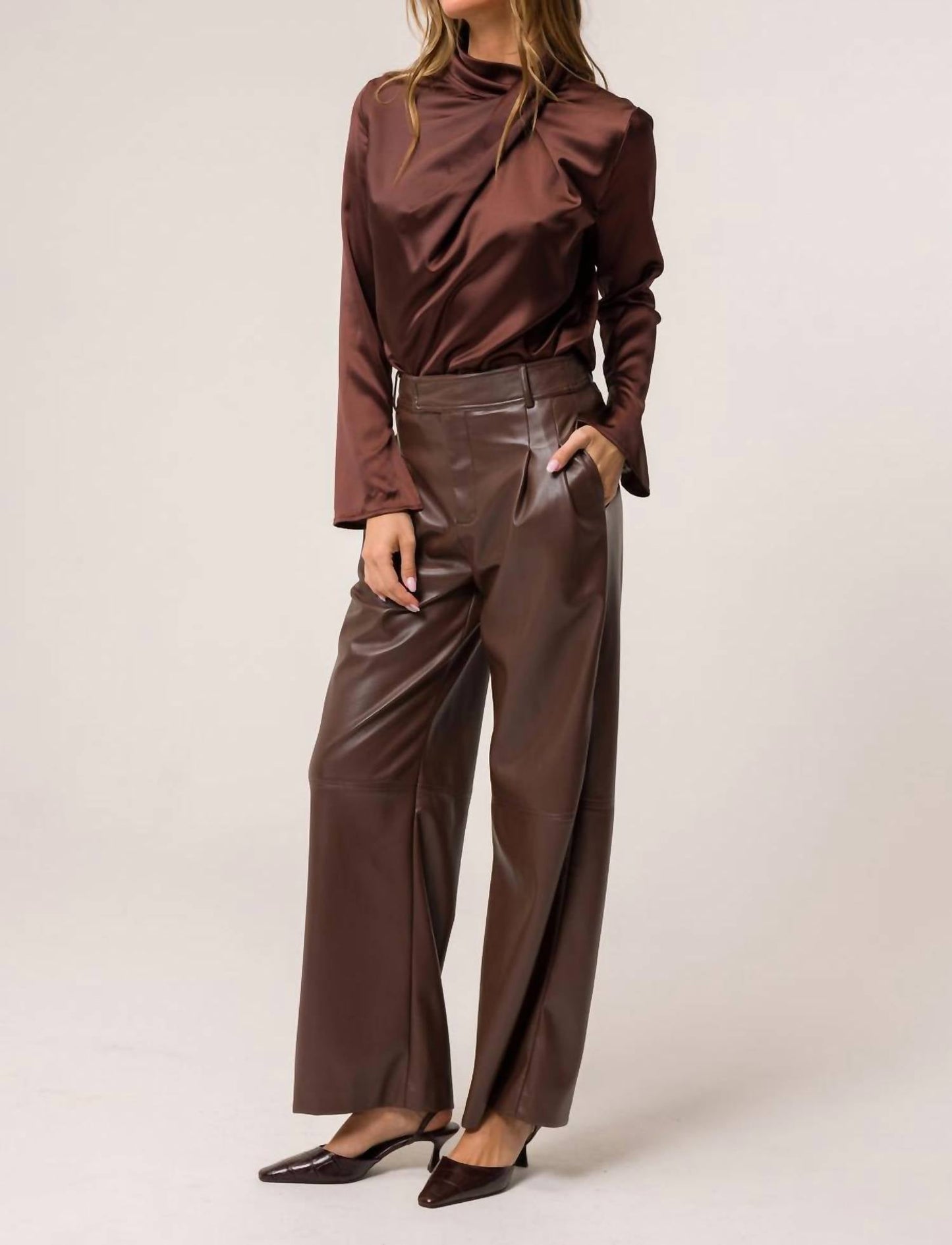 Line And Dot - Dalton Top