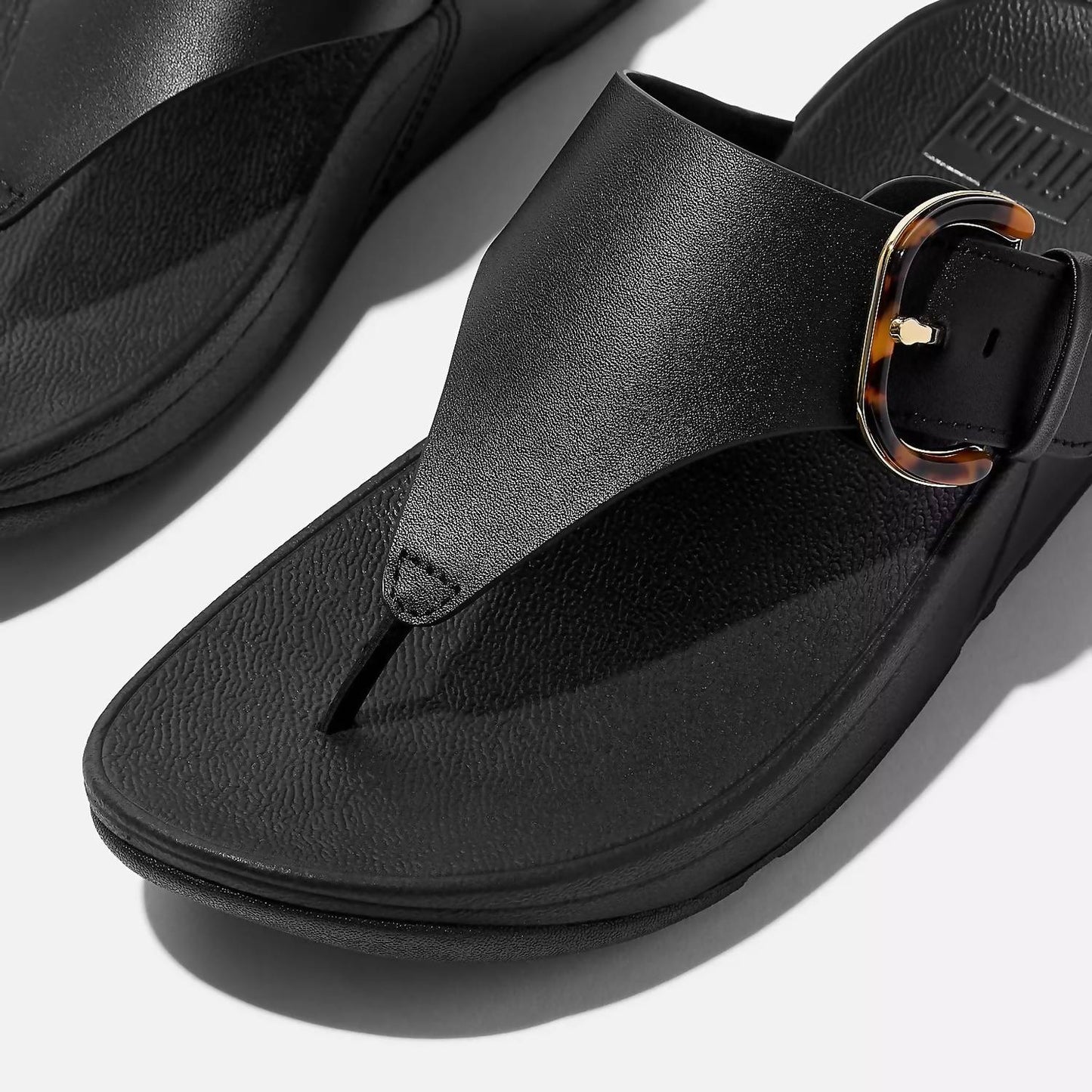 Fitflop - Women's Lulu Resin Buckle Leather Toe Post Sandals