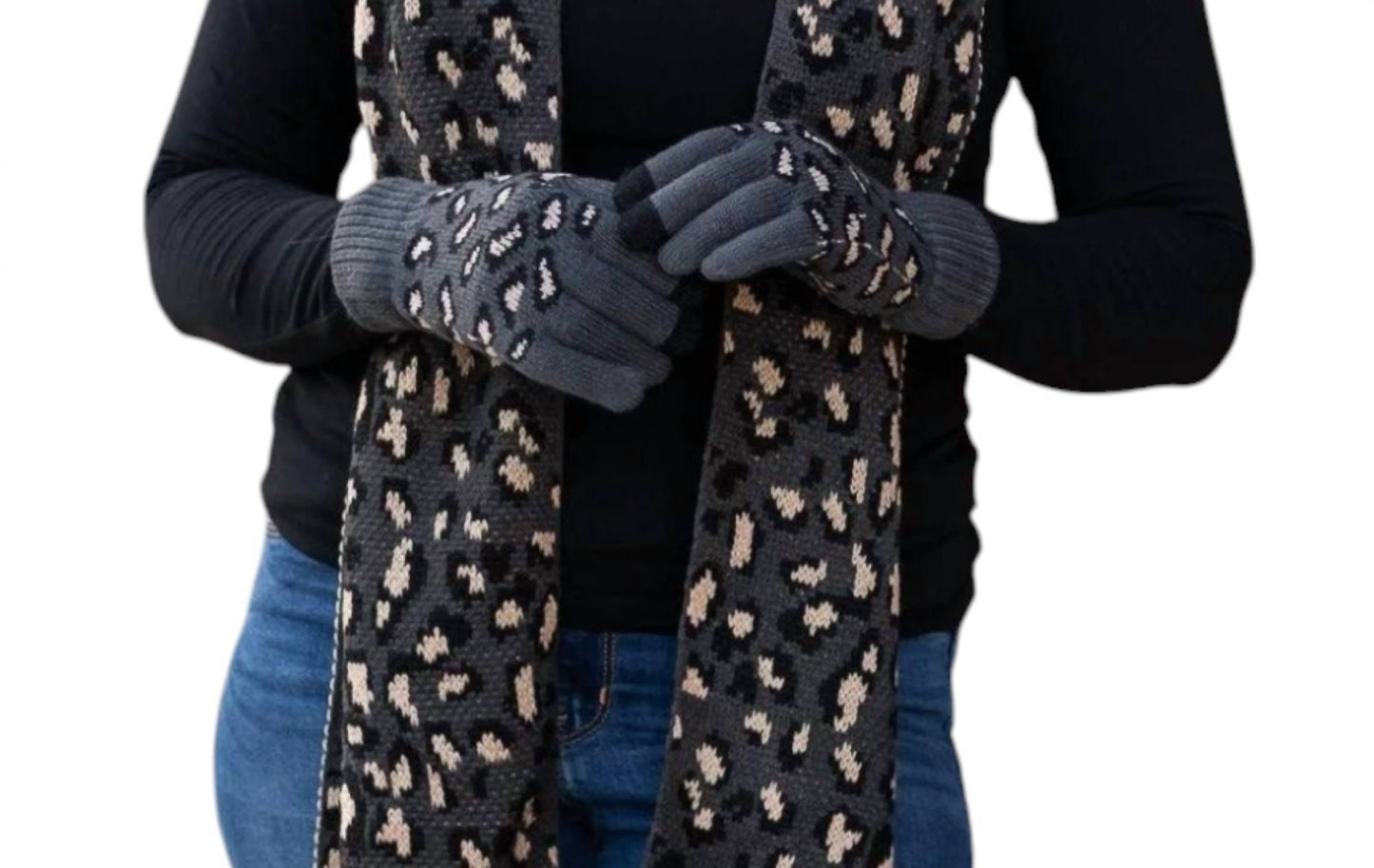 Julia Rose - Women's Gemma Leopard Scarf