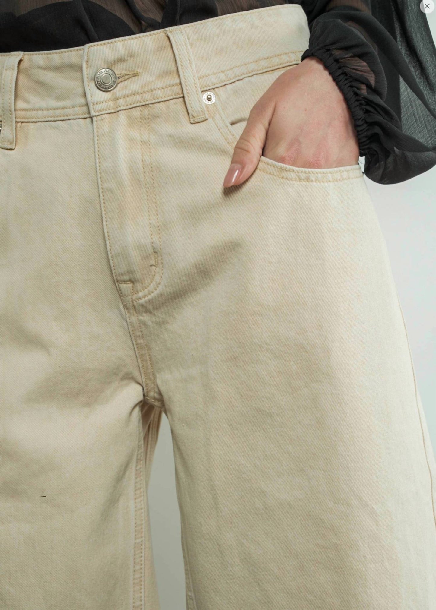 Aaron & Amber - Marlowe Bermuda Shorts