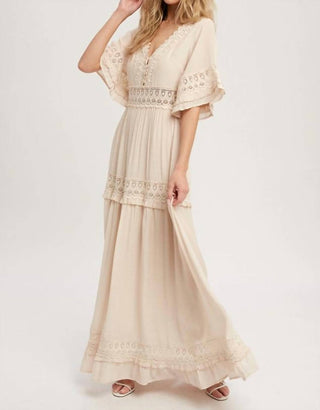 Bluivy - Elegant Lace Maxi Dress with Short Sleeves