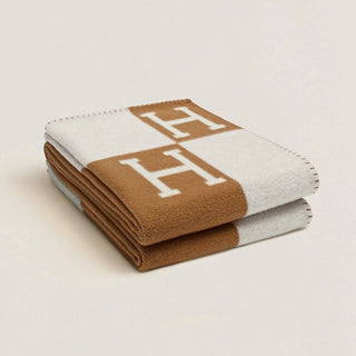 Comfy Luxe - Women's "h" Blanket