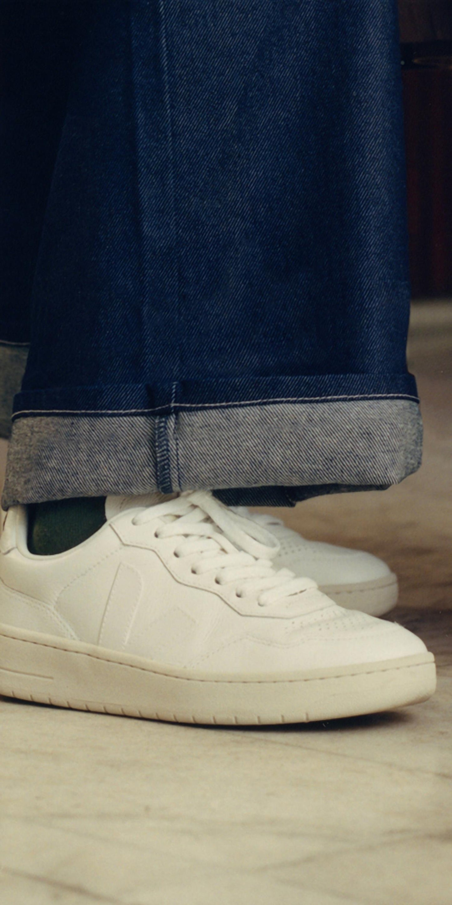 Veja - Women's V-90 Leather Sneakers