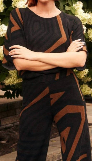 Frank Lyman - Flowy Elbow Crewneck Top