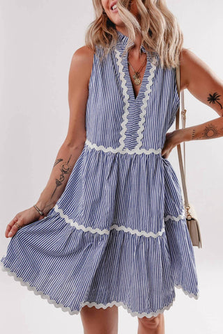 Aapparella - Striped Trim Sleeveless Dress