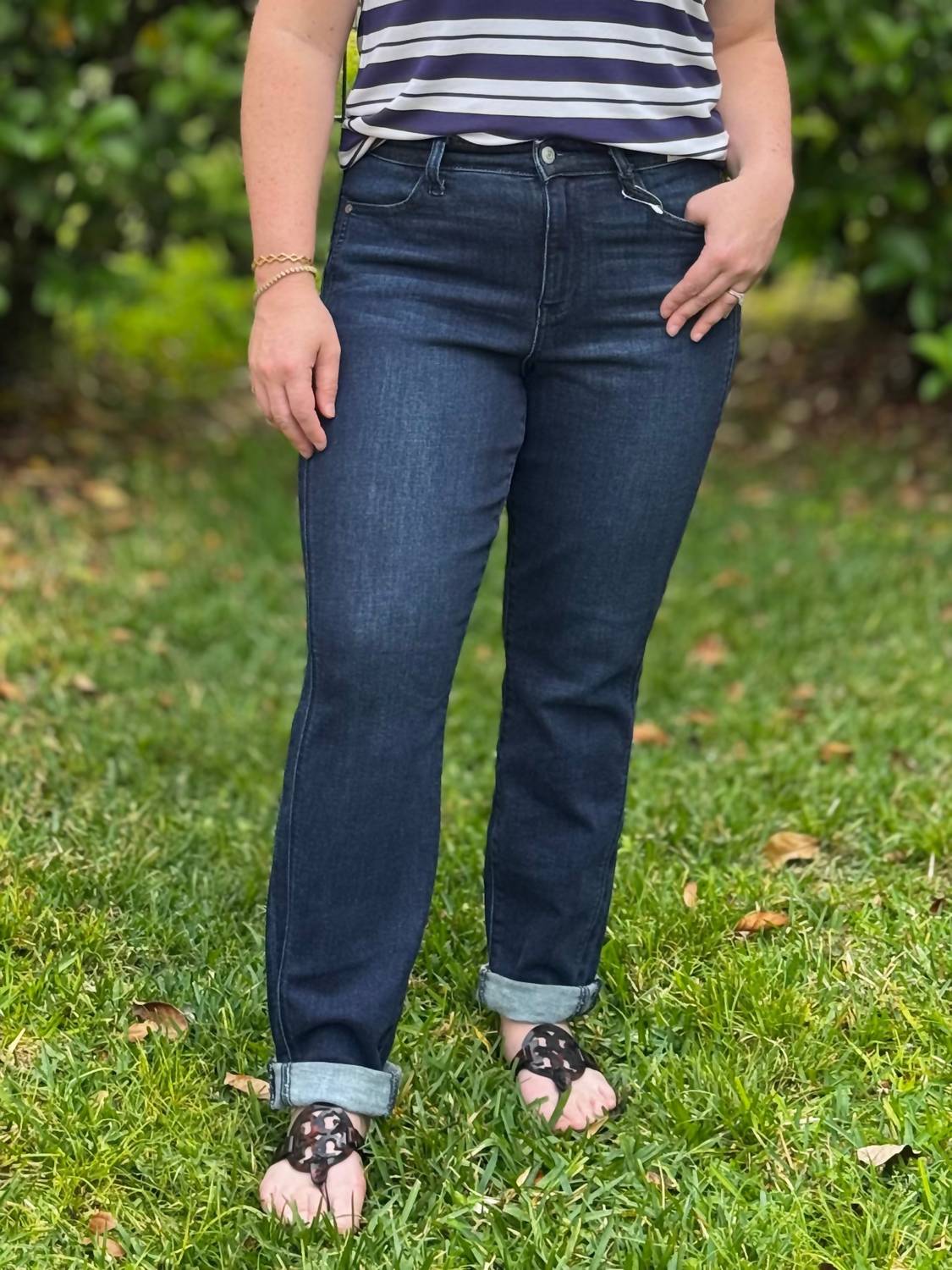 judy-blue-completely-committed-boyfriend-jeans
