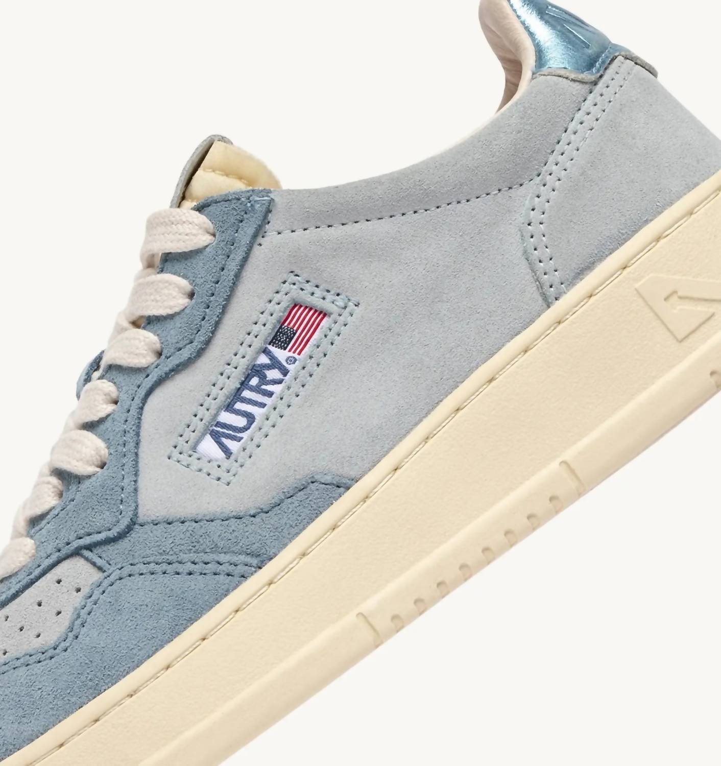 Autry - Women's MEDALIST LOW TRICOLOR SNEAKERS